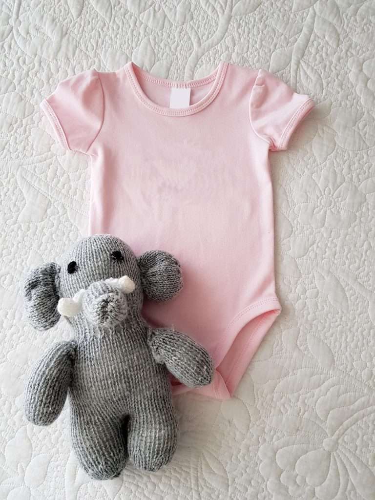 baignoire bébé sur pied pliable