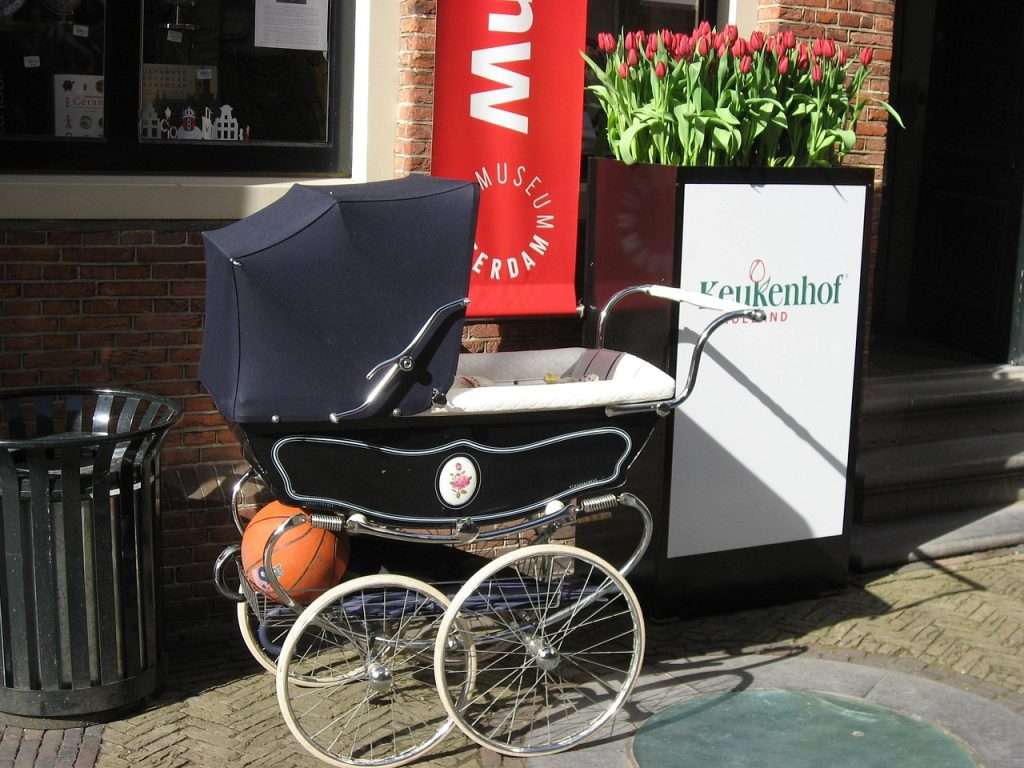 baignoire bébé pliable sur pied